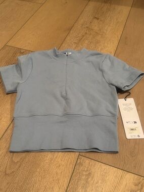 ALO Yoga Short Sleeve Pullover Top - Light Blue